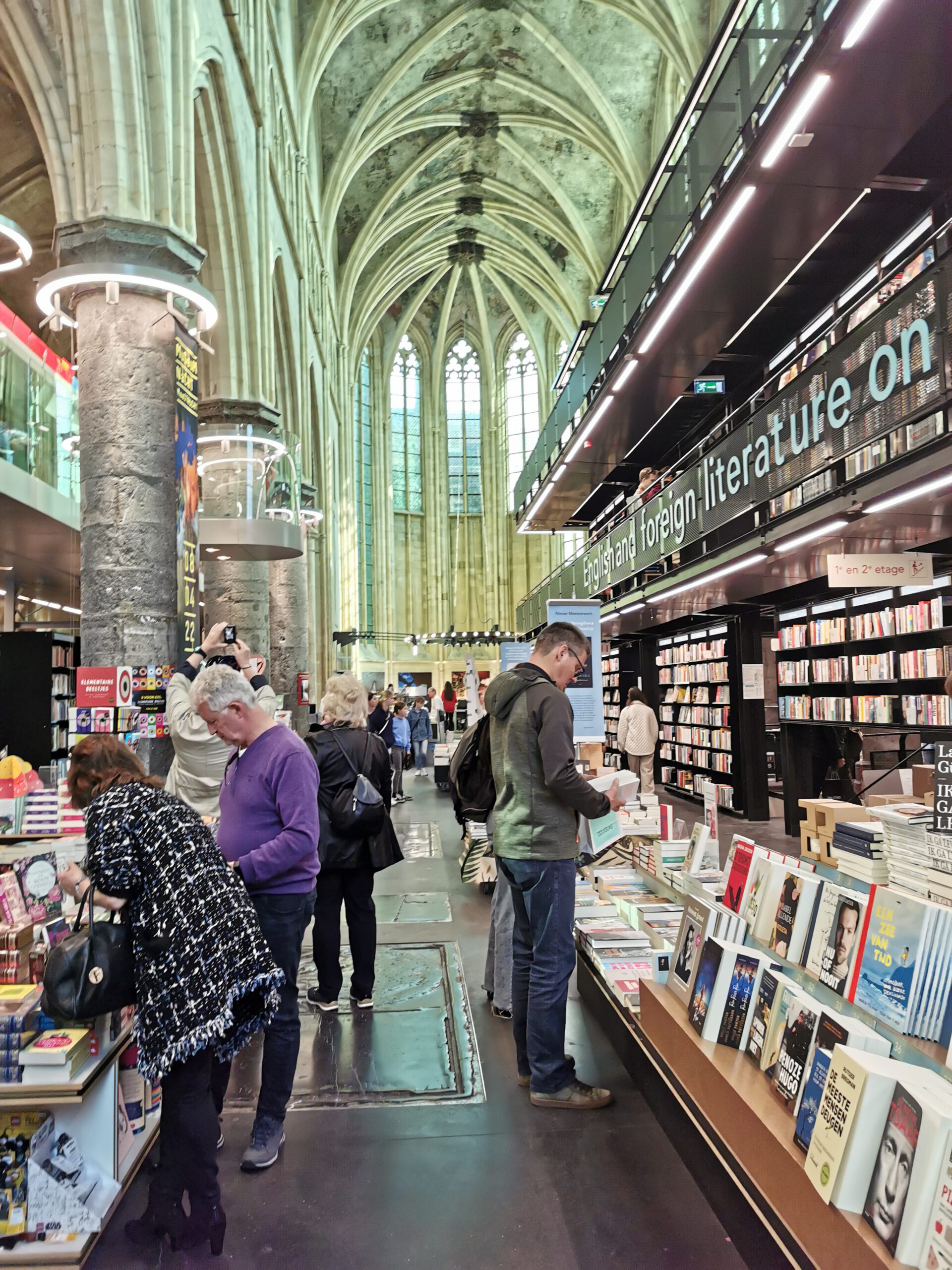 Maastricht - Buchhandlung Dominicanen